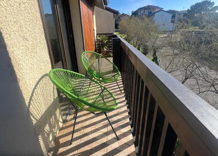 Appartement Lovely Perfect For Couples Close To