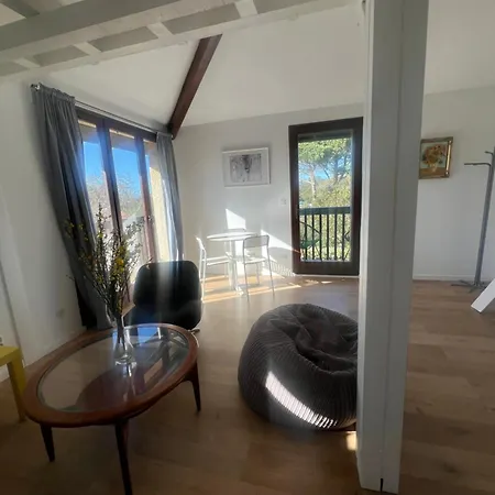 Apartament Lovely Perfect For Couples Close To