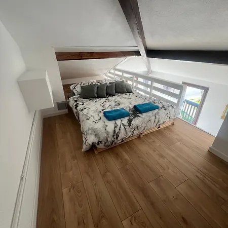 Lovely Perfect For Couples Close To Apartament *