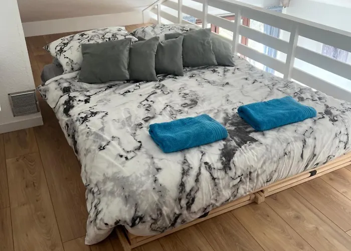 Lovely Perfect For Couples Close To *